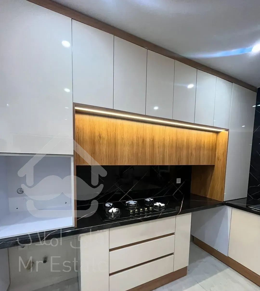 آپارتمان ۱۳۰ متری ۳ خوابه نوساز کلید نخورده