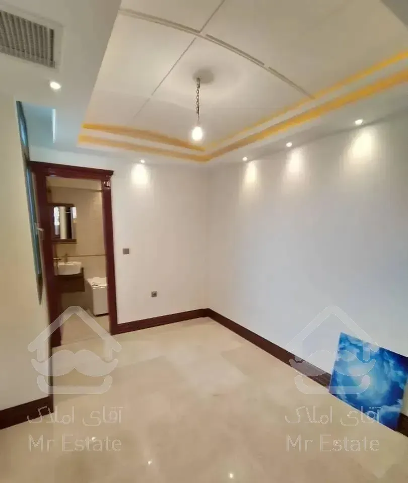 ۹۶ متر نوساز بالای عباس آباد   ۲پارکیگ سندی