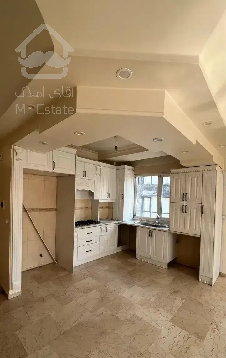 گیشا ۹۰متر/خوش نقشه تمیز/پارکینگ تکی همکف/غرق نور