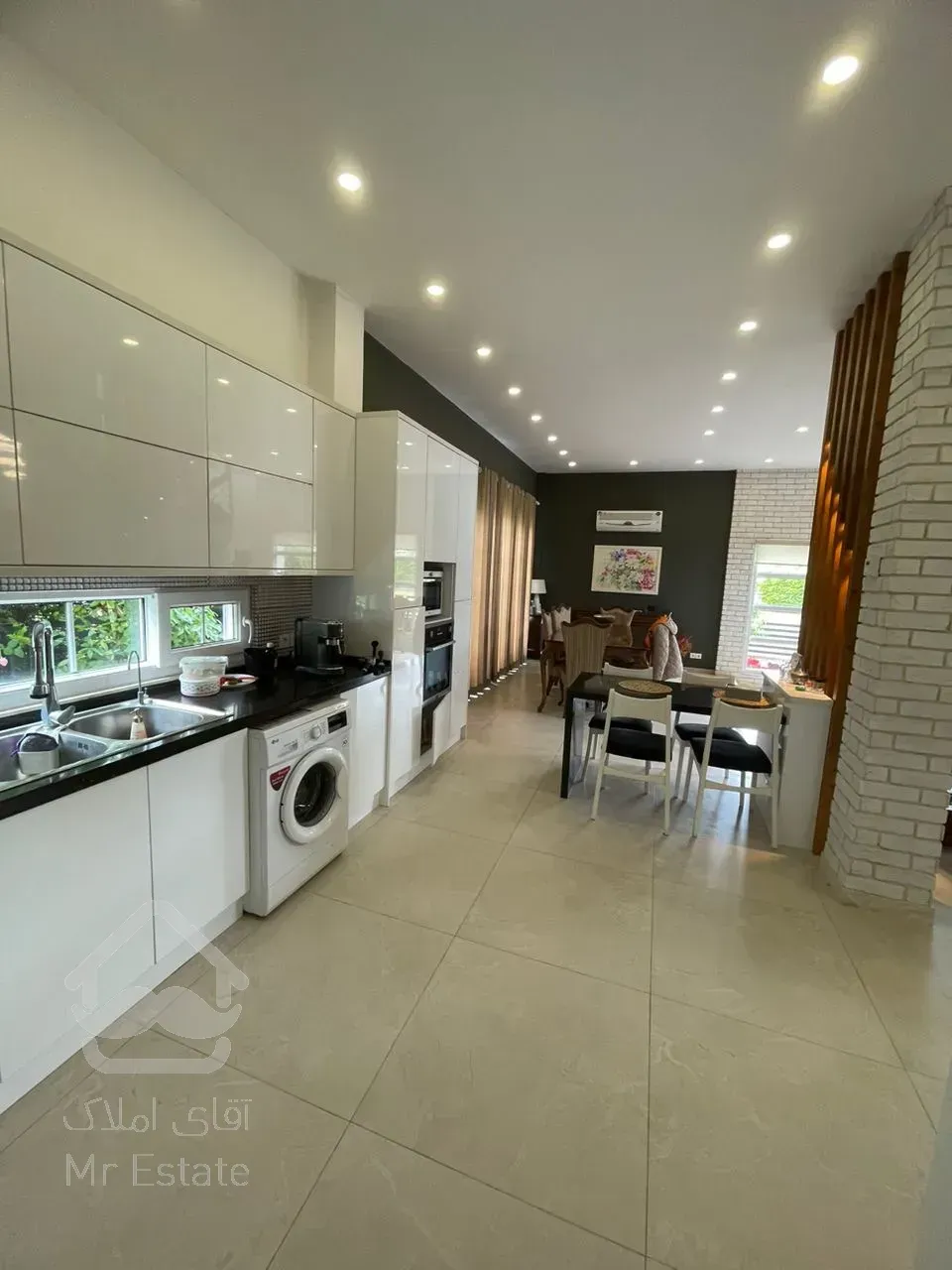 فروش ویلای ۴۲۶ متری شهرک ساحل قو