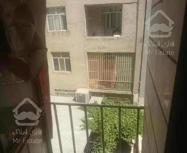 ۲۰ متری انقلاب زنبق ۳