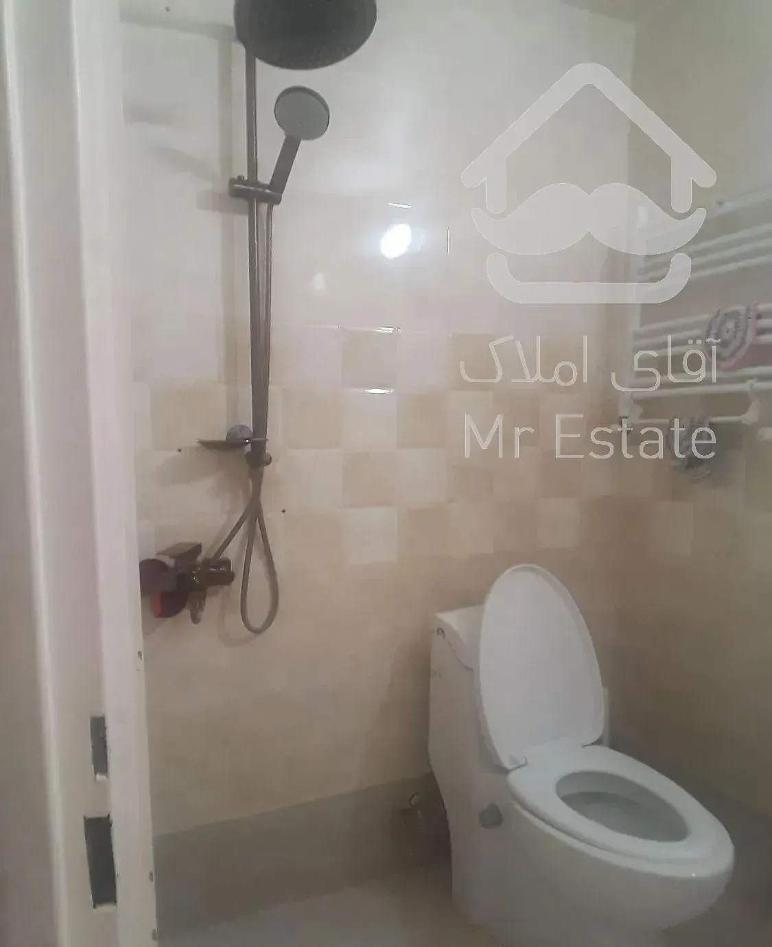 اپارتمان ۱۲۲متری خوش نقشه غرق در نور