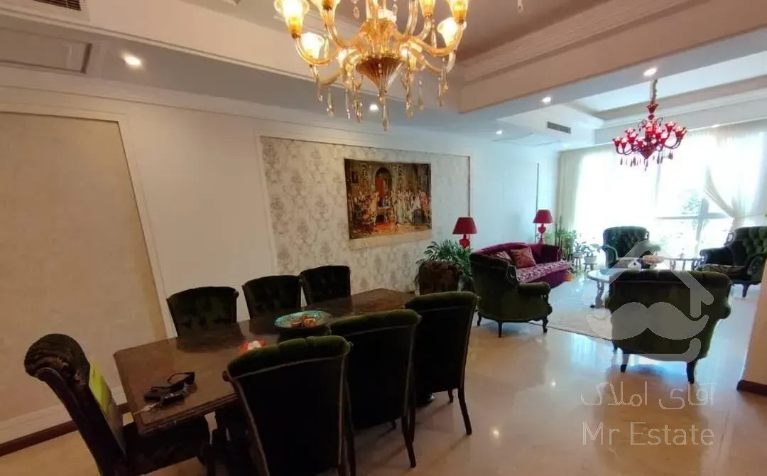 ۸۵ متر /۲ خواب/  مجتمع بنام منطقه / دو پارکینگ