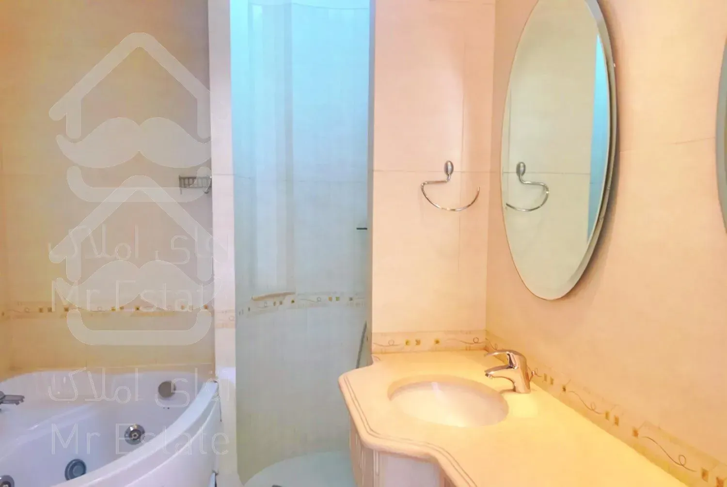 آپارتمان چهار خواب پاسداران (دروس)