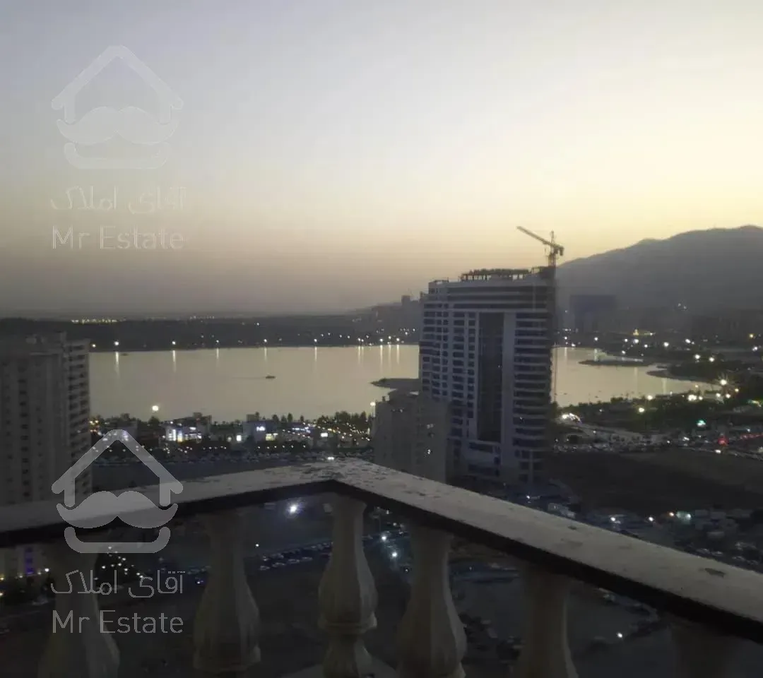 200متر/۳خواب/تراس قابل چیدمان/ویو دریاچه