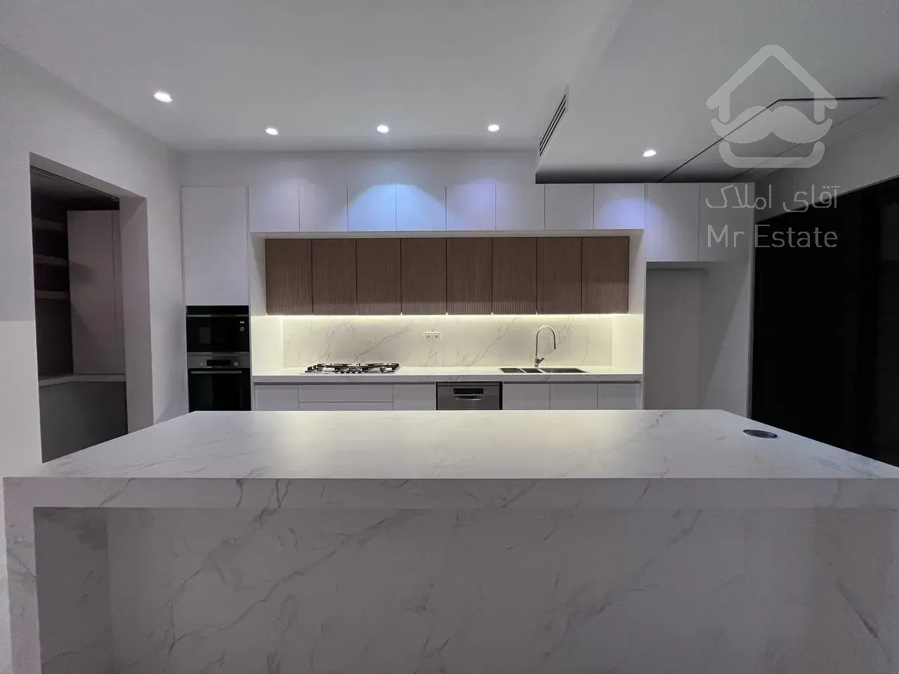 فرمانیه ۳۰۰ متر ۴ خواب