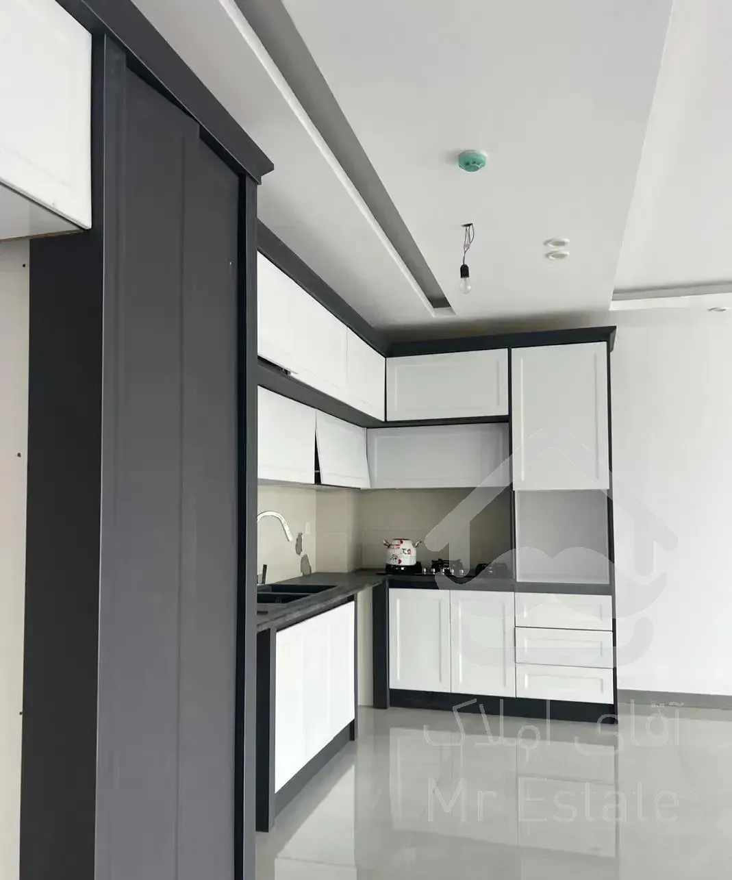 آپارتمان ۱۶۸ متری هوشمند طبقه ی پنجم فول مشاعات