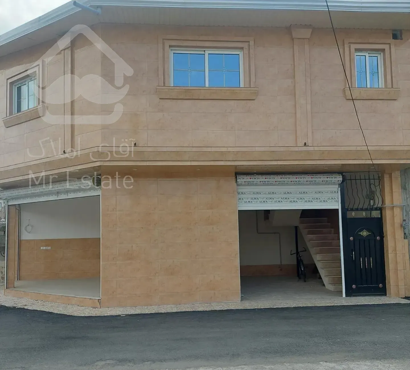 خونه ویلایی با مغازه و پارکینگ