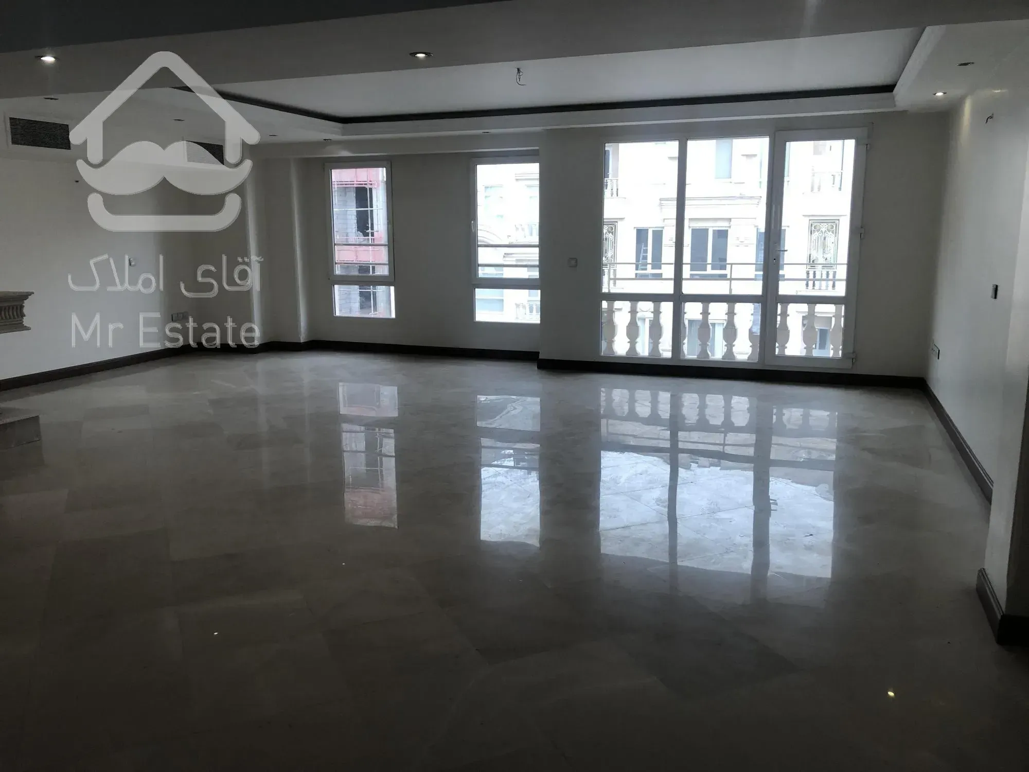 رهن و اجاره آپارتمان ۲۲۰ متری ۴ خوابه نیاوران