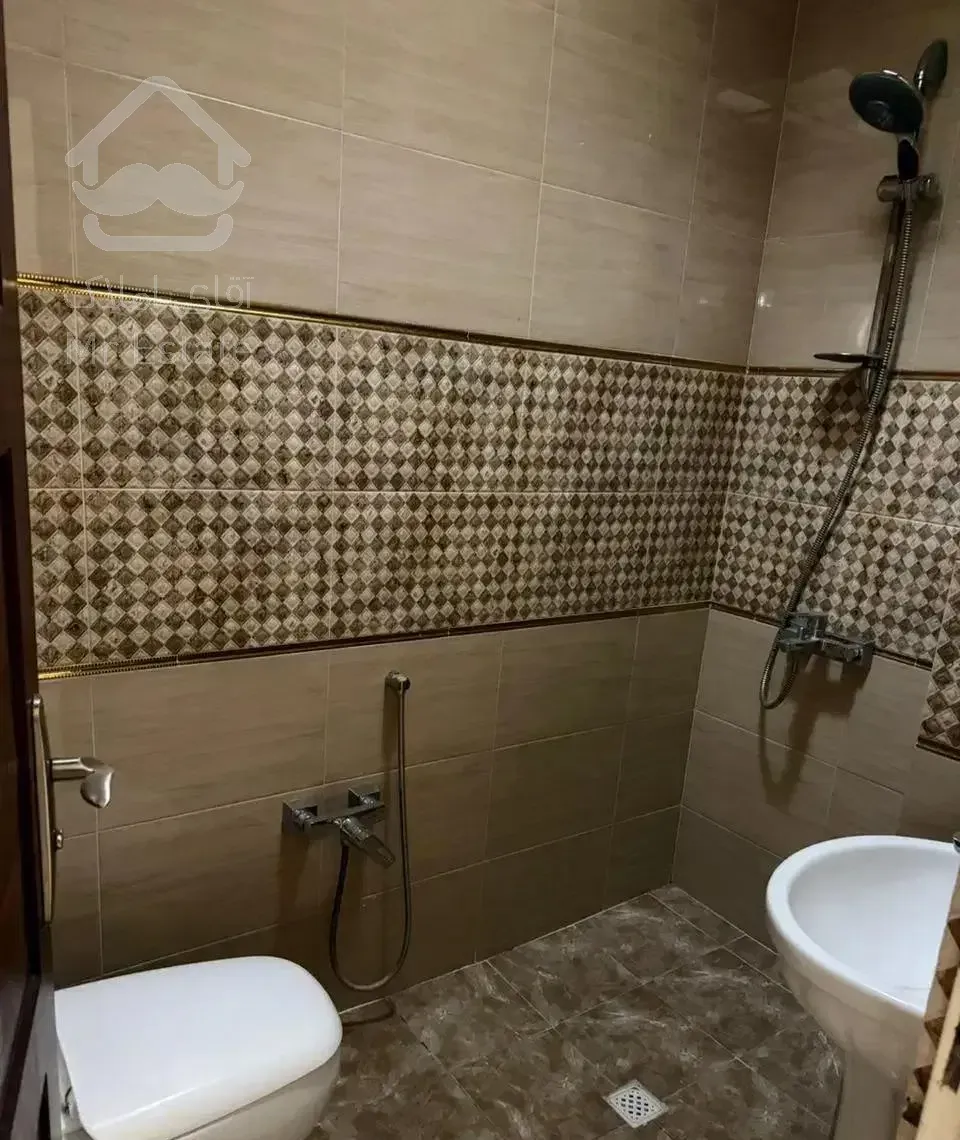 ۹۵ متر ده ساله فول باغ فیض