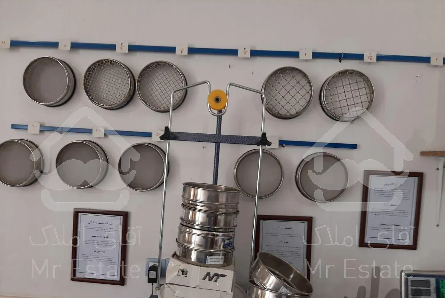 آزمایشگاه خاک و بتن نویان