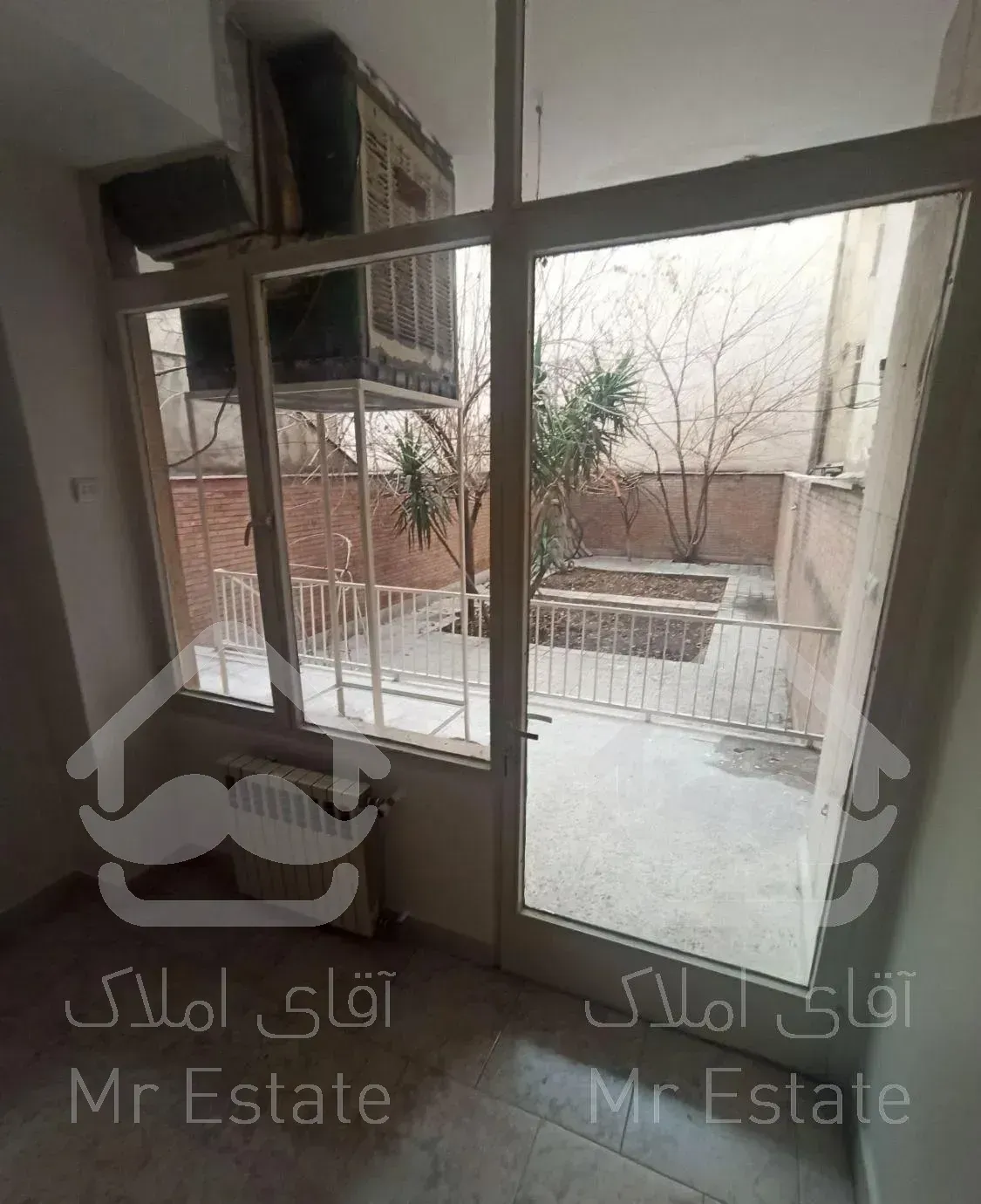 آپارتمان ۱۱۵متر بازسازی شده با ۸۰متر حیاط سنایی