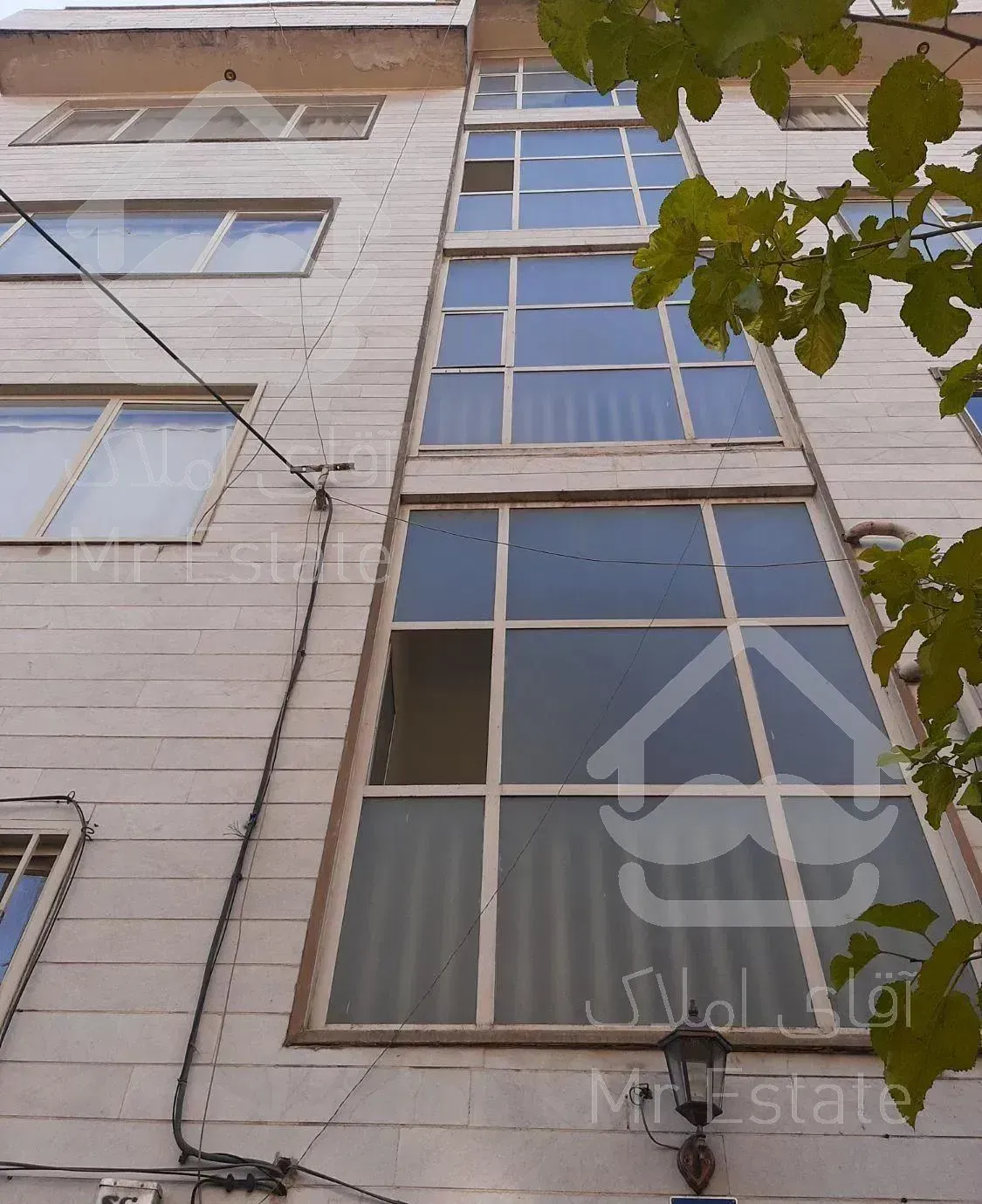 فلکه چهارم تهرانپارس ۸۲متر۲خواب طبقه دوم