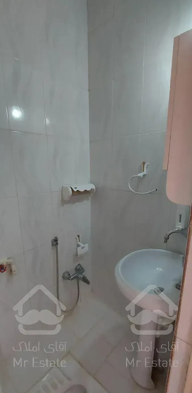 ۵۰ متر میدان شهدا بحر خشکبارچی غربی طبقه دوم