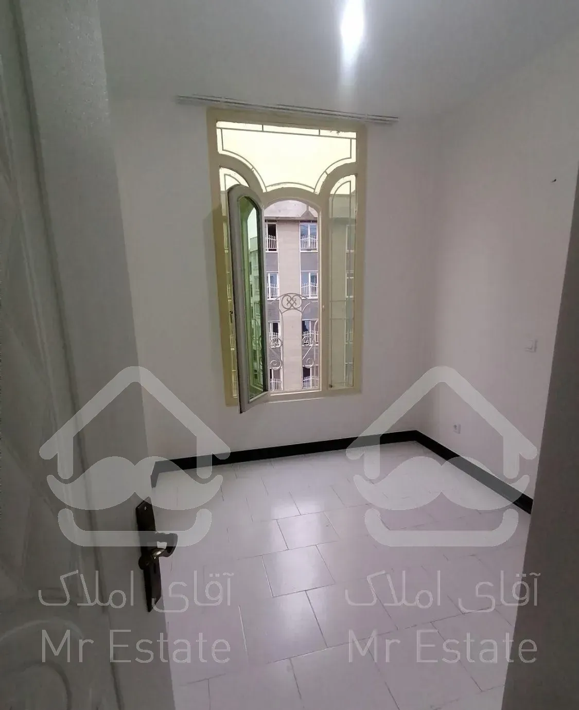 آپارتمان پونک کمالی شرقی سالن پرده خور 82متر فول