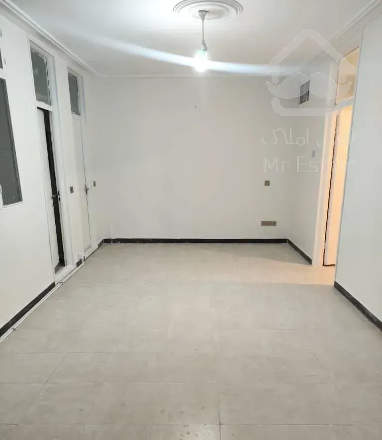 ۵۰ متر/پارکینگ دار/پیروزی /پرواز