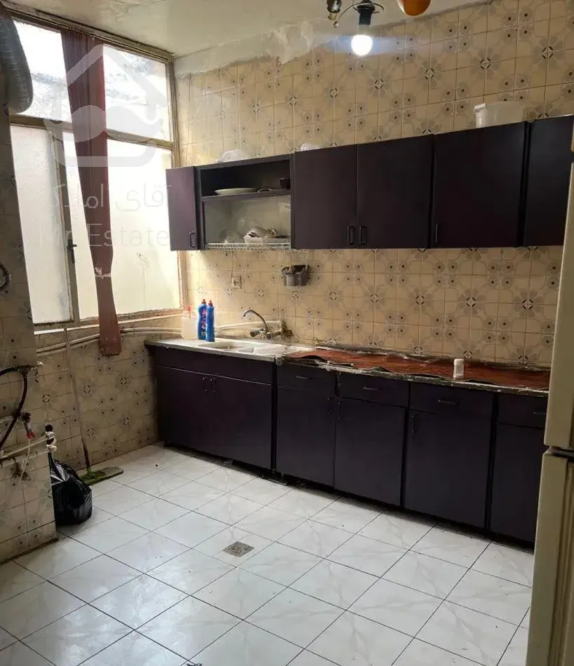 فروش آپارتمان ۱۰۵ متری ۲ خوابه طبقه ۴ در بهارستان