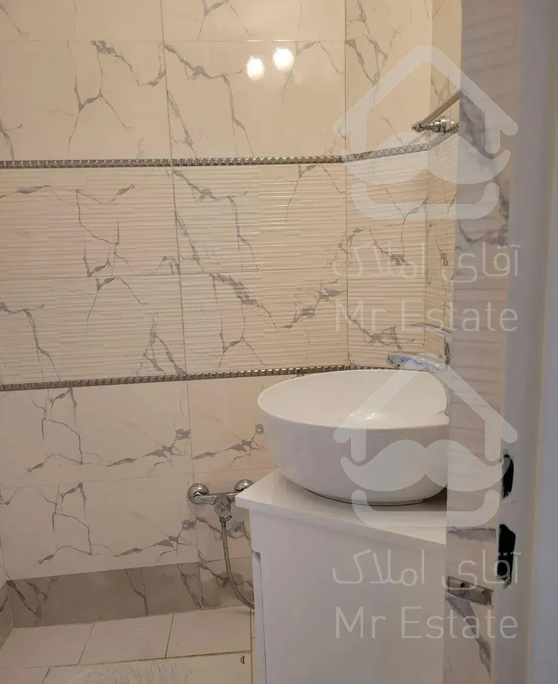 آپارتمان ۸۳متری خوش نقشه در اوین