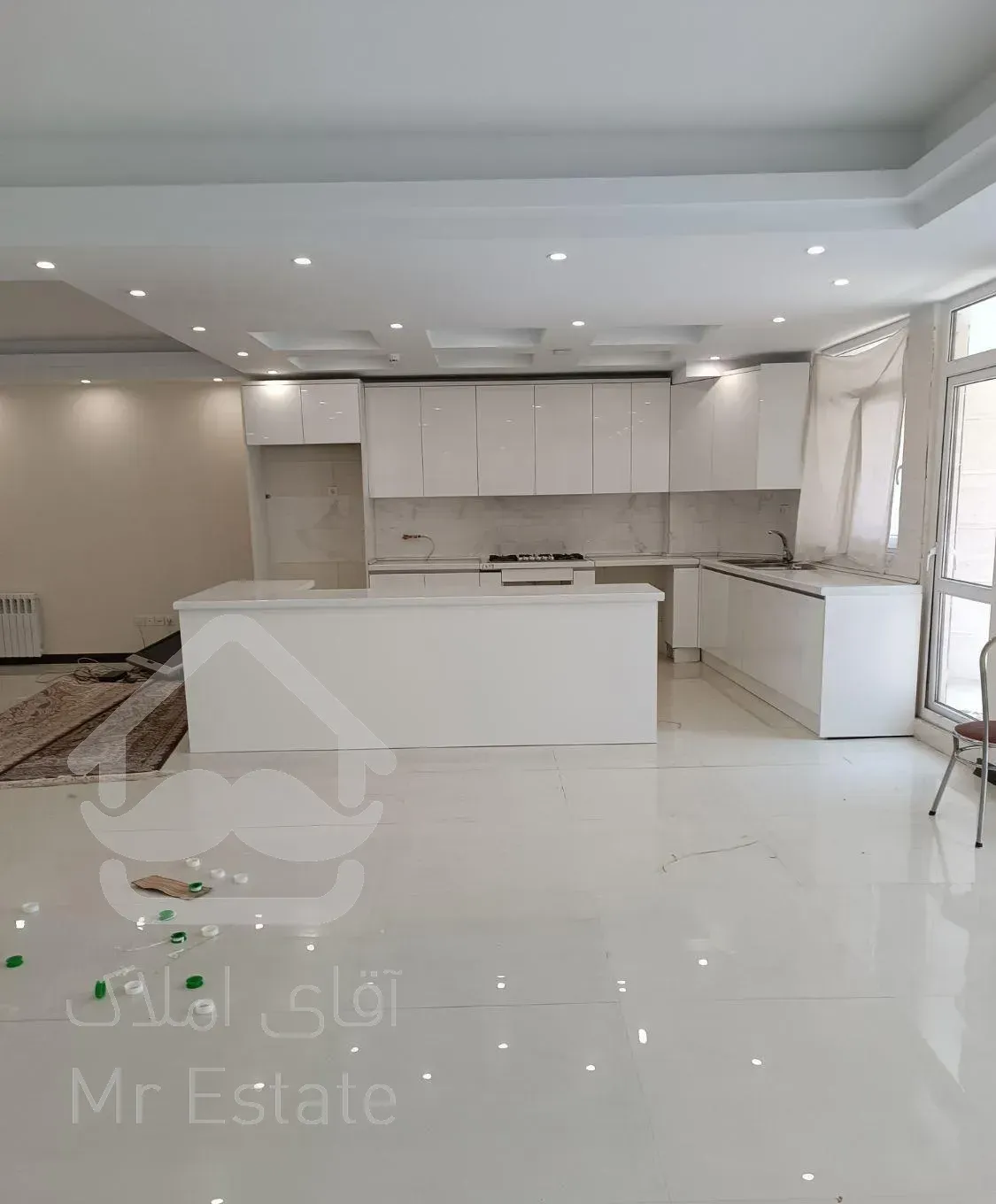 ۱۴۲ متری تک واحدی در جنوب فلکه اول صادقیه