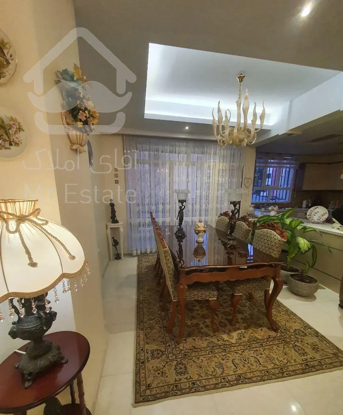 ونک ۱۲۷ متر ۳ خواب/۷ ساله/۱۵ متر پاسیو