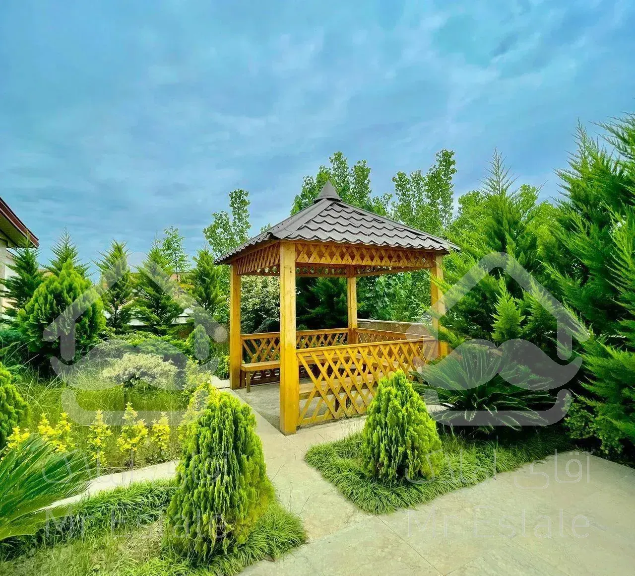 ویلاباغ ۶۵۰متری سنددار-با استخرداخل چمستان