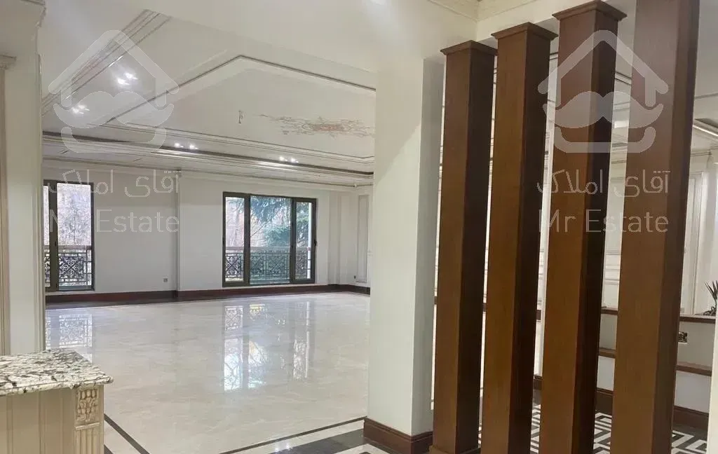 اندرزگو ۲۳۵ متر ۳ خوابه - دو پارکینگ سندی