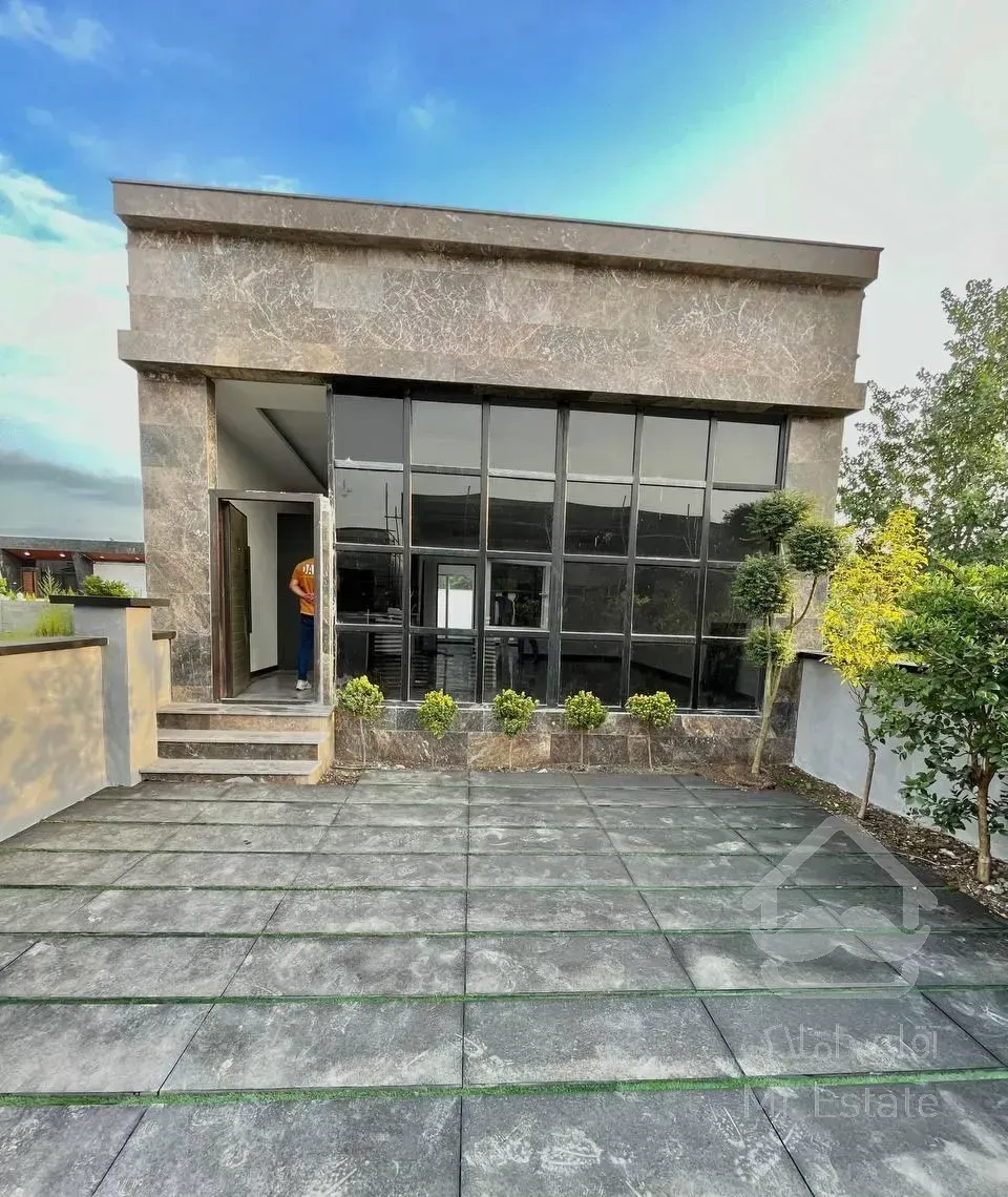 ویلا باغچه استخردار ۱۷۰ متر شهرکی سند تک‌برگ