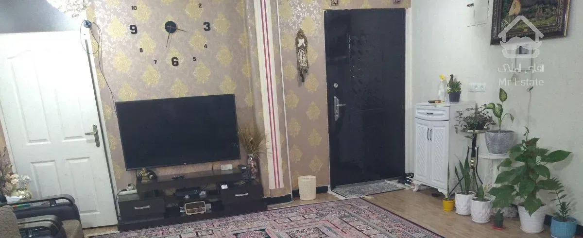 آپارتمان شیک وتمیز مربعی ساز ۹۰ متر باسازی شده