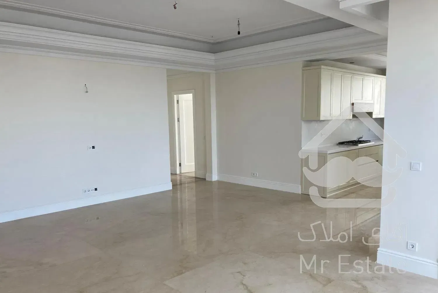 آپارتمان ١٢٥ متری واقع در برج مسکونی