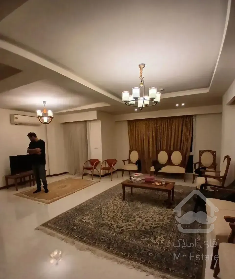 فروش اپارتمان ۱۲۵ متری شهرکی داخل شهر