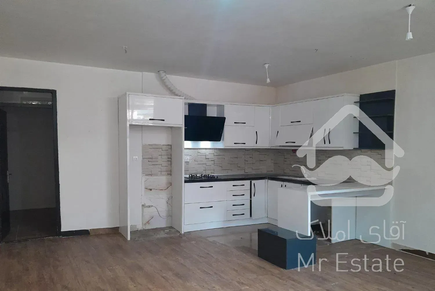 خونه ویلایی نقلی با حیاط کوچک چهارراه گرگانجدید