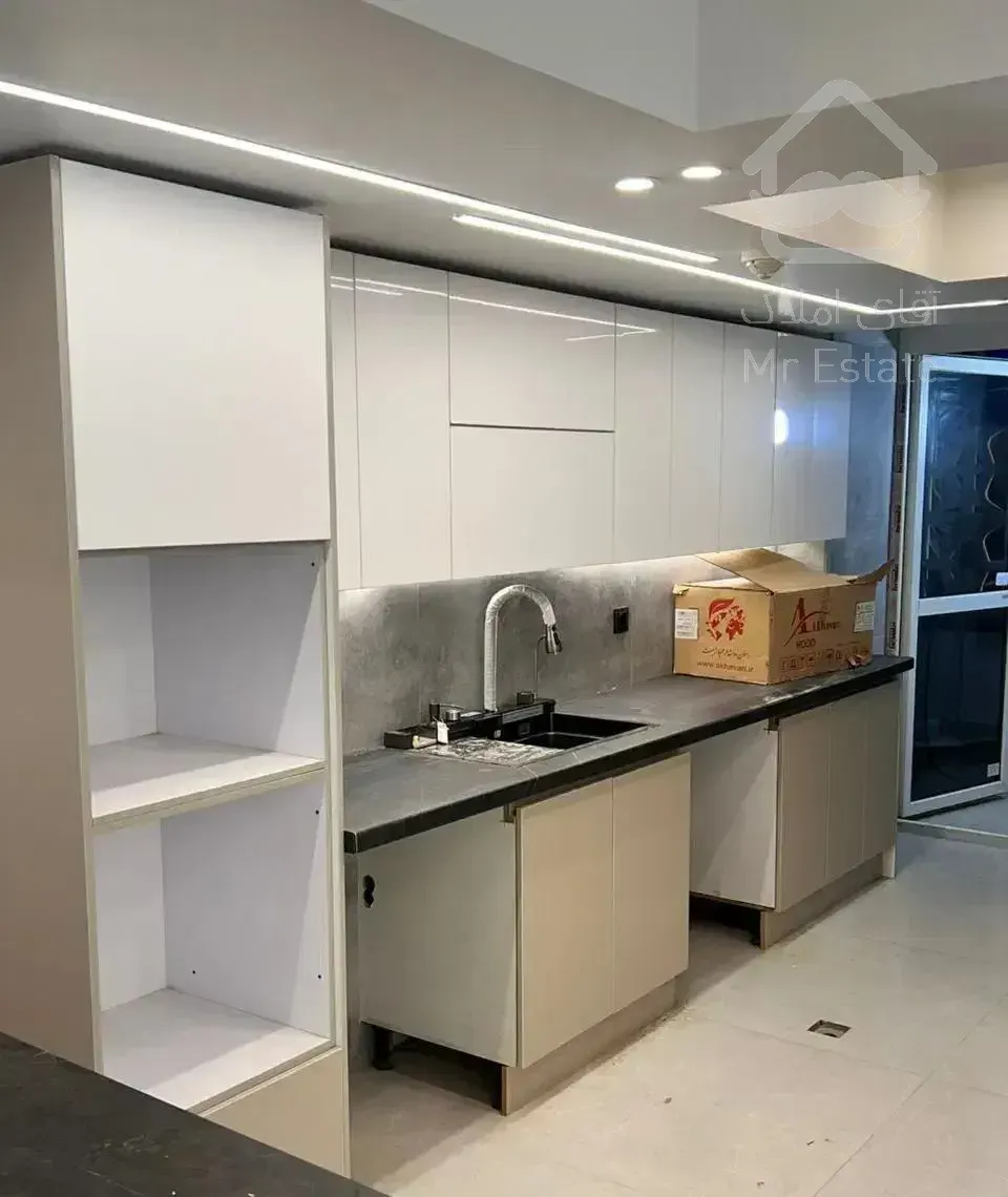 ۱۲۷ متر ۳ خوابه جنوبی سند چیتگر دریاچه