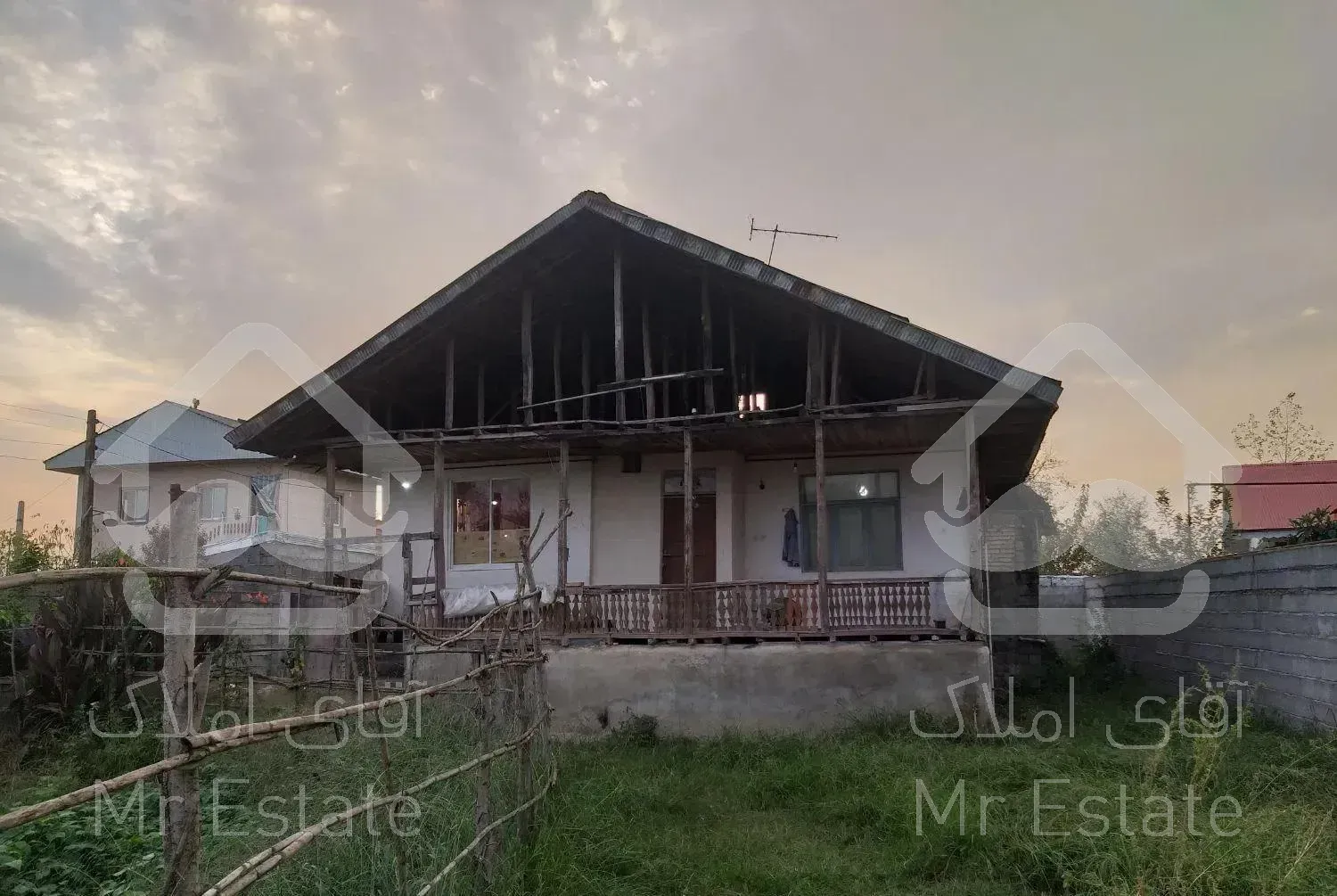 ویلا باغ 470متری نسق دار 100متربنای قدیمی