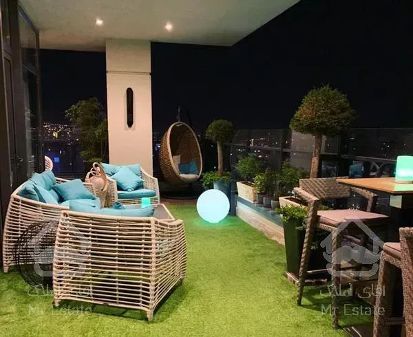 اپارتمان۱۲۵متری‌همکف‌با‌حیاط۱۲۰متری چهارباغ‌بالا