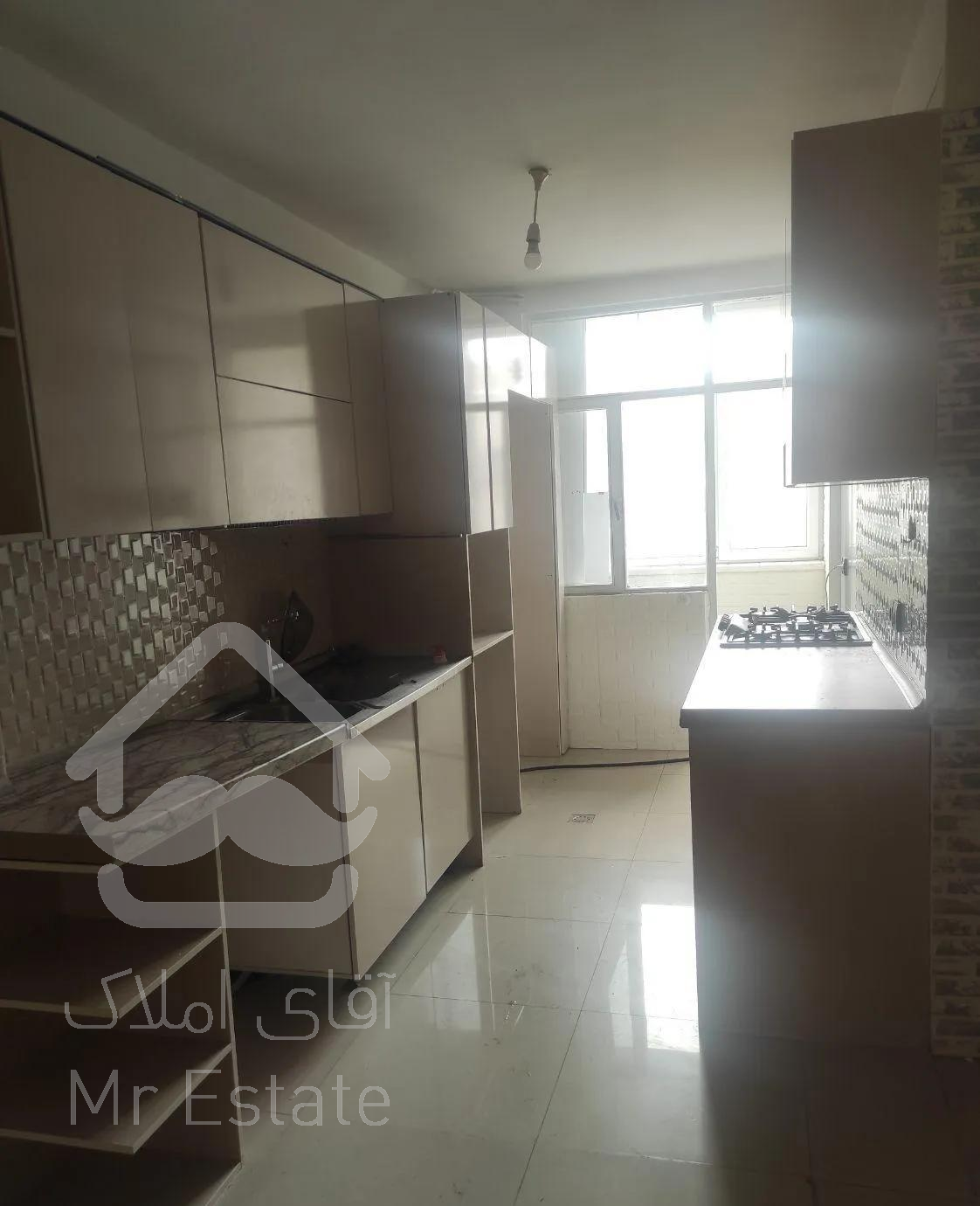 ۶۱ متر/رو به آفتاب/ پارکینگ سندی