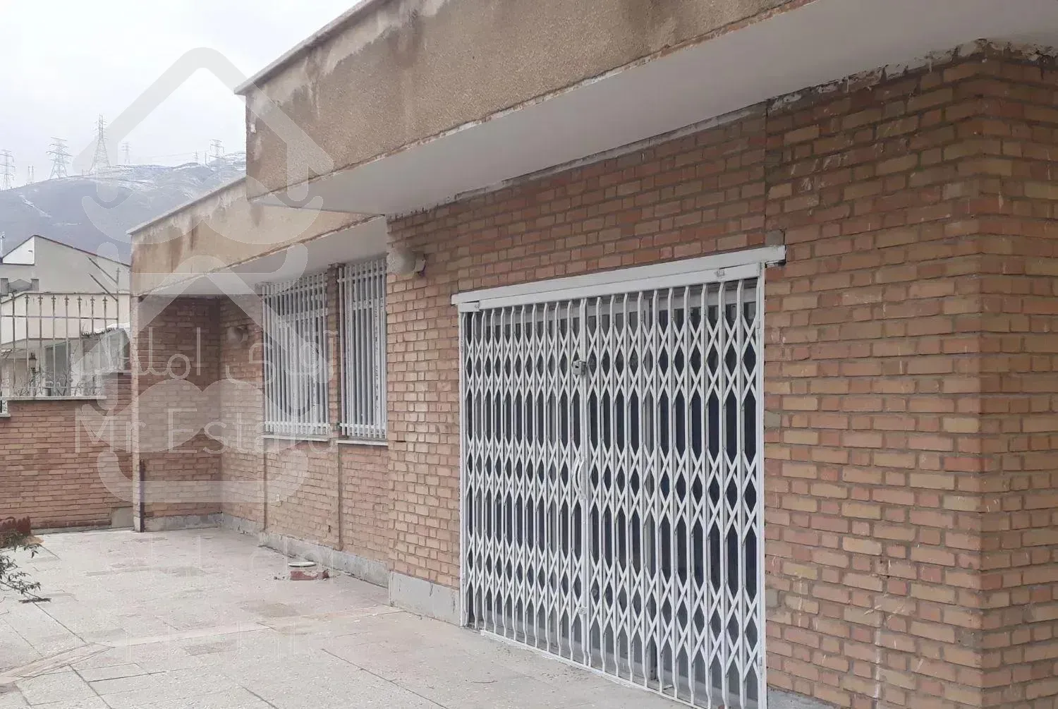 ۸۰۰متر در شهرک دانشگاه شریف