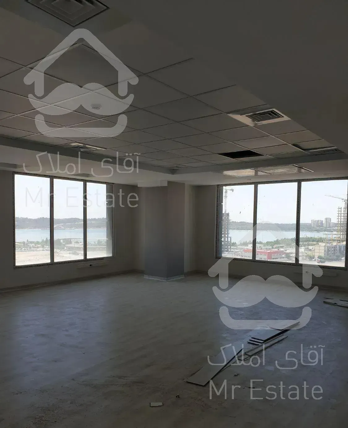 واحد اداری شیک با ویو دریاچه