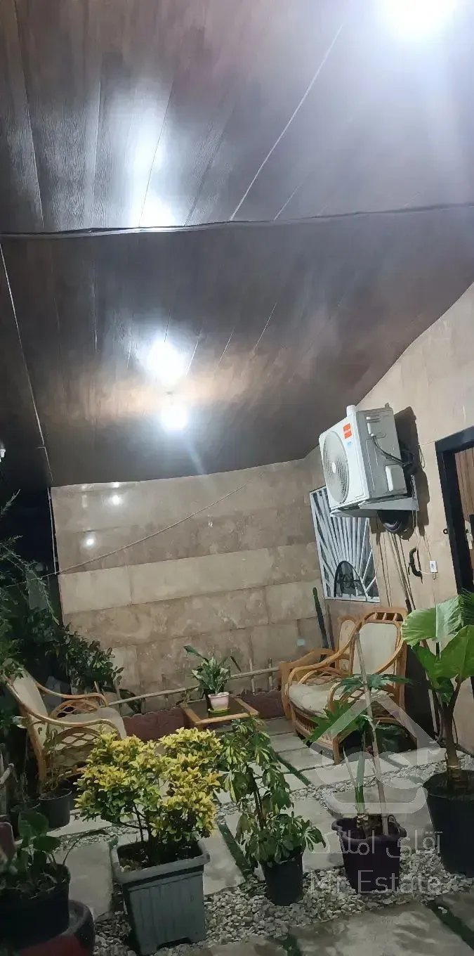 ویلا دو خواب با مغازه