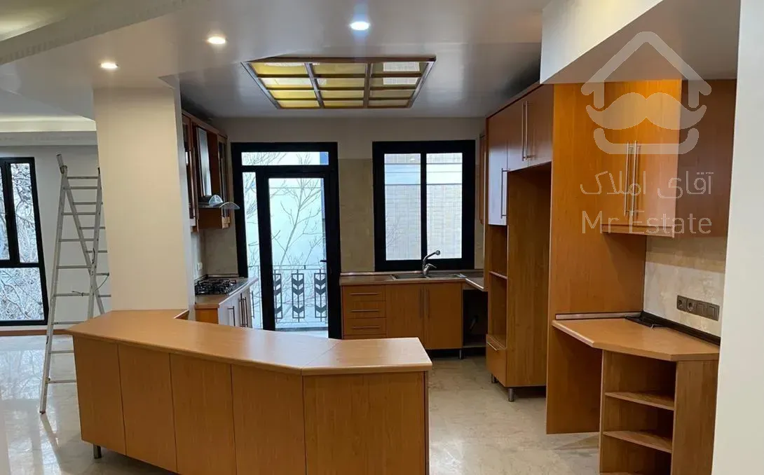 فروش آپارتمان ۱۳۰ متری ۳ خوابه در دزاشیب