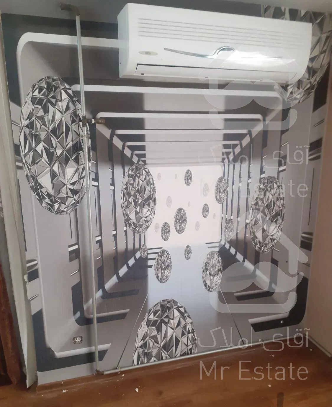 نصاب پوستر ونصب کاغذدیواری و فروش