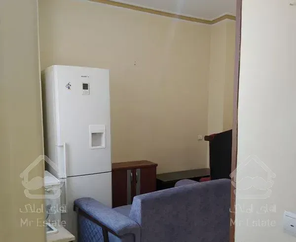 ۸۱متر/۲خواب/پونک/سالن پرده خور