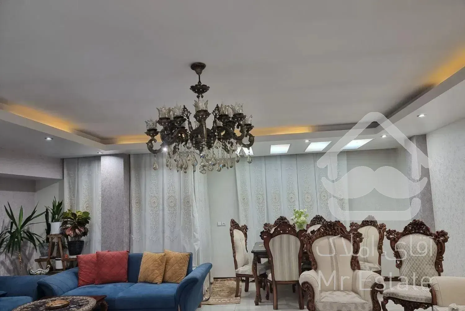 آپارتمان ۱۳۰ متری ۳ خوابه  و شیک