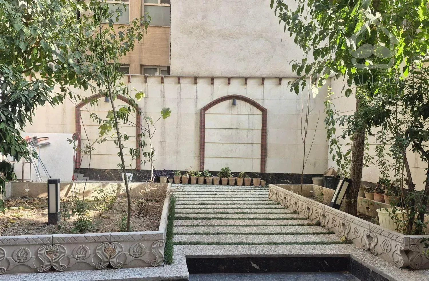 ۱۴۰متر/۳خوابه/سالن پرده خور/طبقه ۵/ویو ابدی