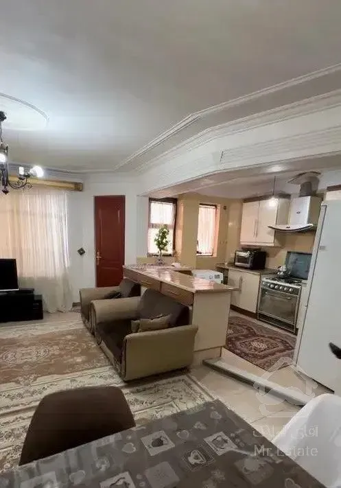 فروش آپارتمان ۸۴ متری واقع در جمهوری