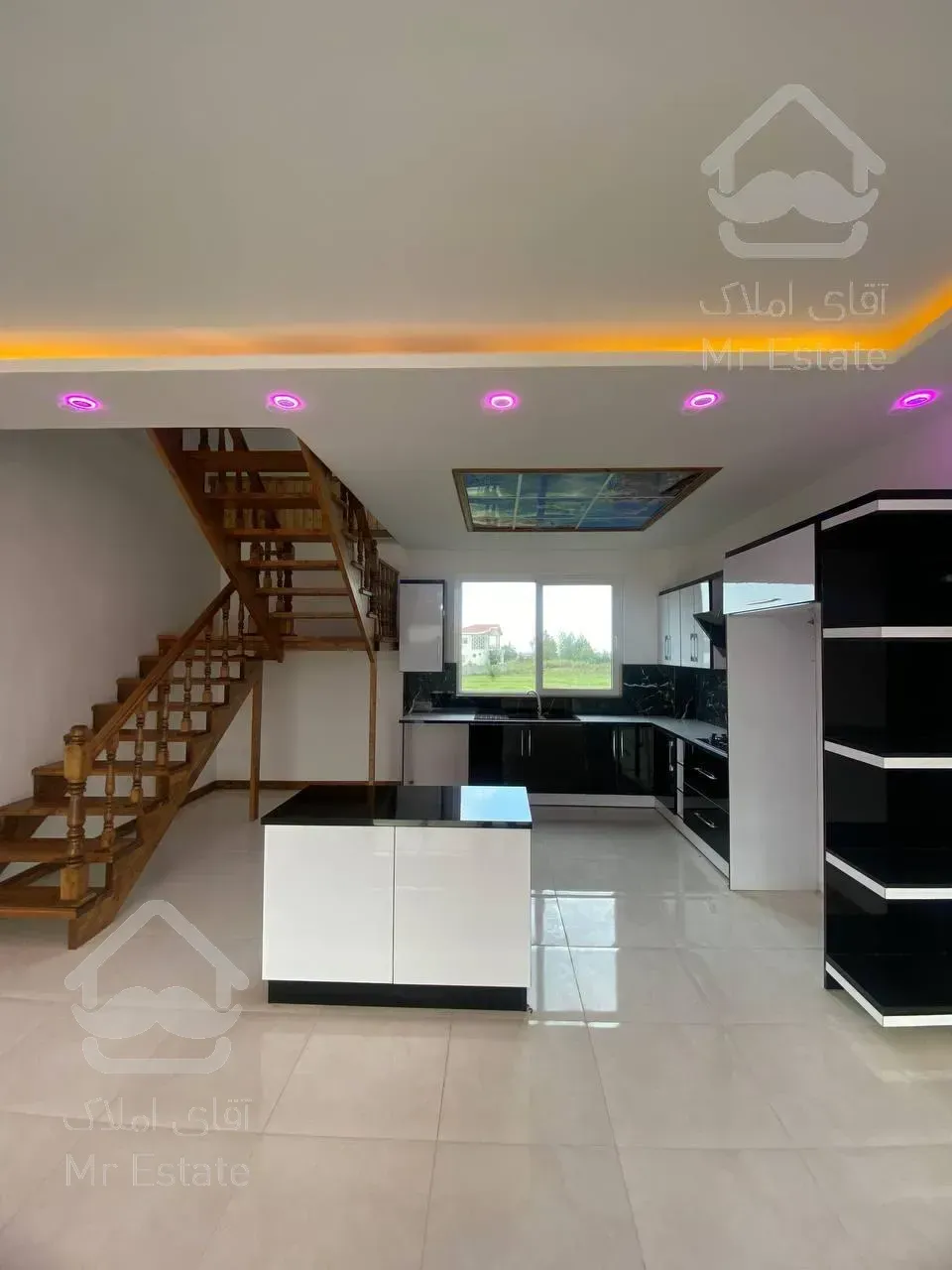 دوبلکس نمامدرن منطقه برند نور ٣٠٠مترى باروف