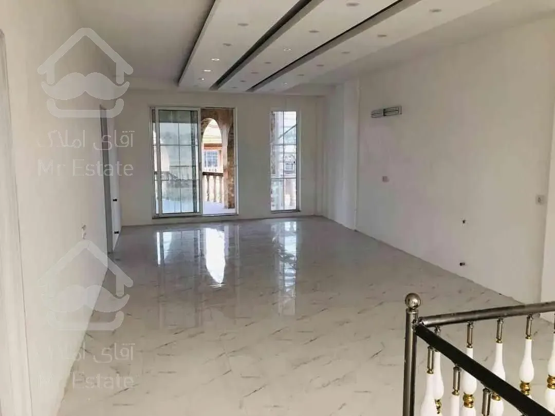 فروش ویلا ۳۰۰متری