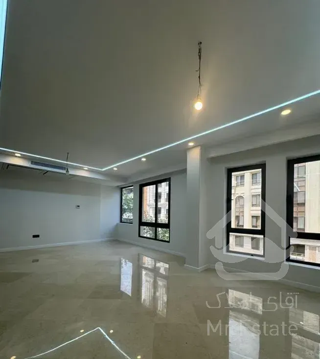 آپارتمان در آجودانیه ۱۳۶ متر فول نوسازی