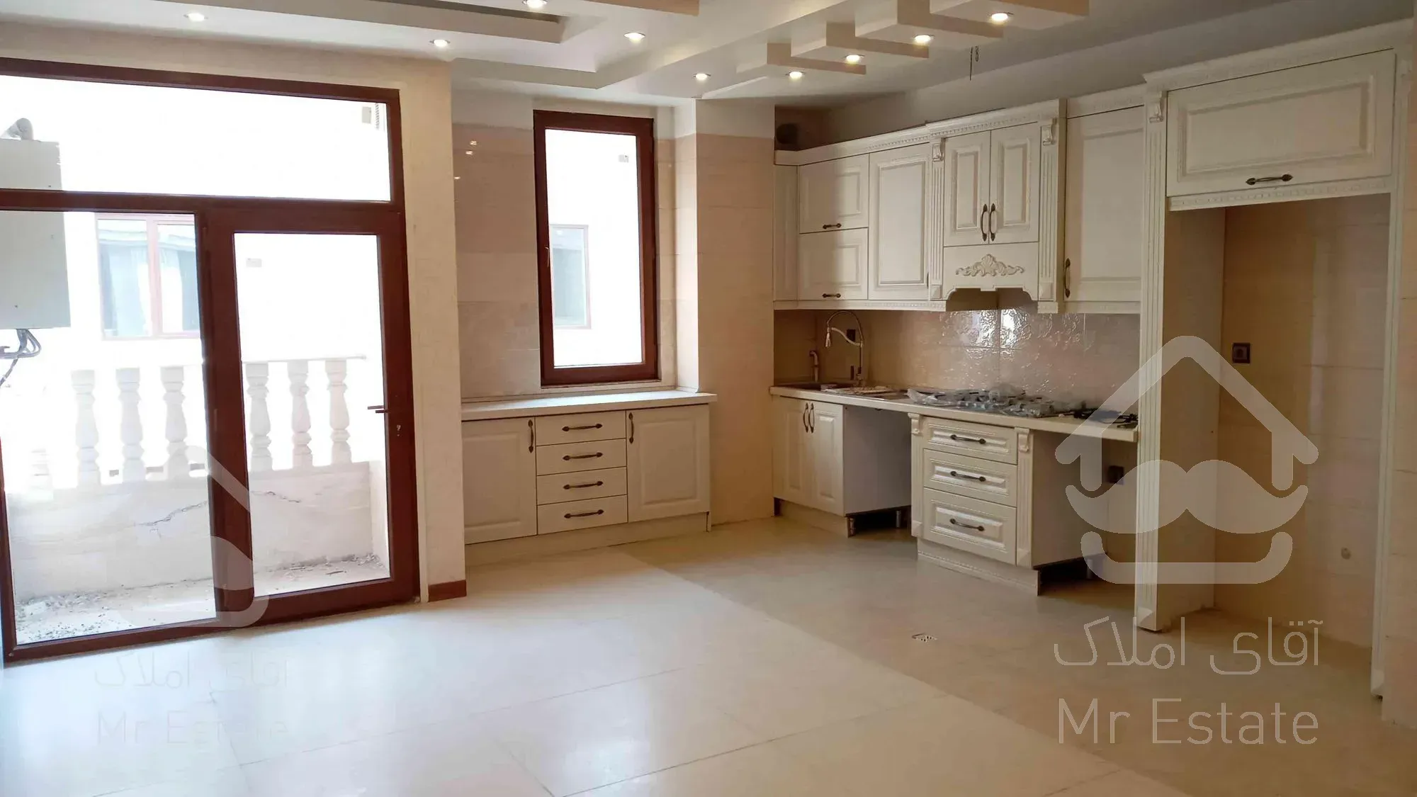 خرید آپارتمان ۸۴متری دوخوابه نوساز فردوس غرب