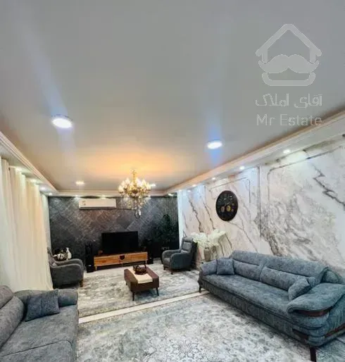 یک واحد از دو واحده طبقه اول ۱۲۰متری زمین شهری