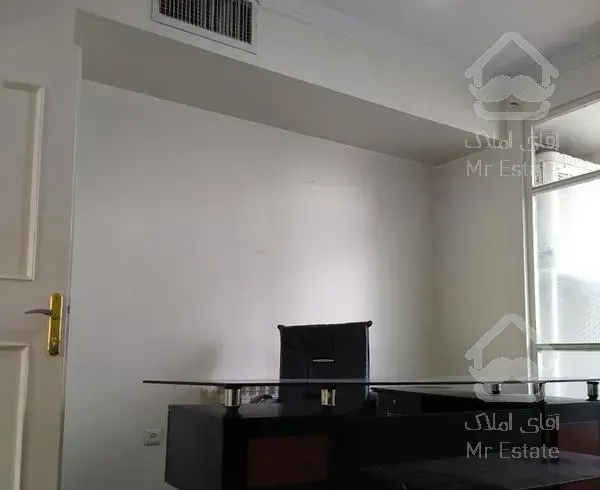 اتاق اداری مبله با تراس و نور